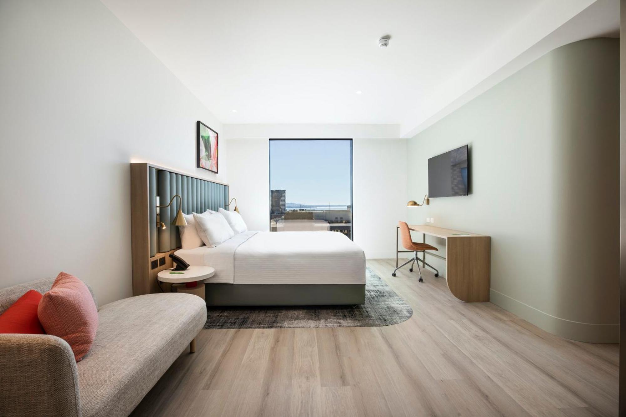 Hotel & By Ihg